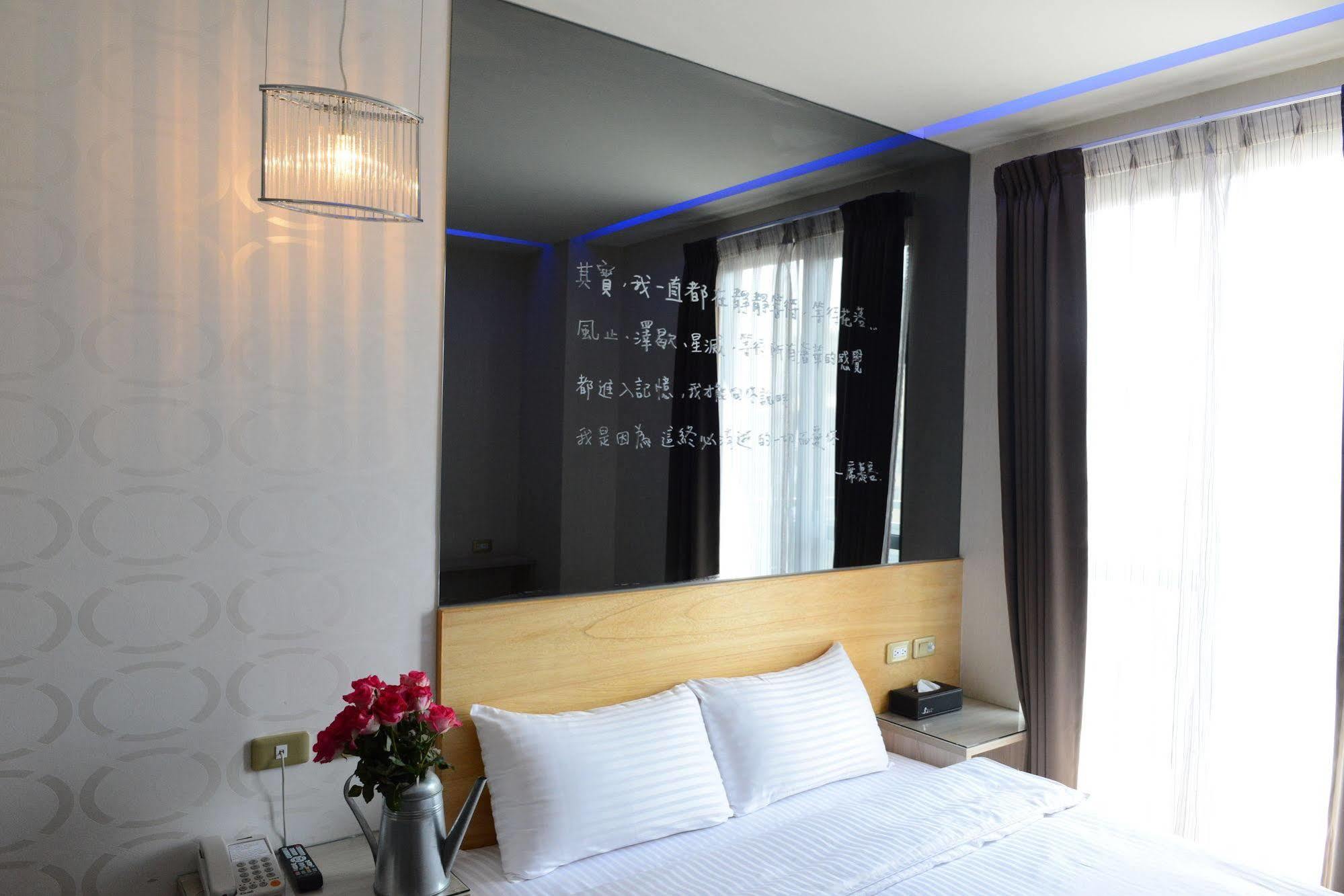 Check Inn Express Taichung Fuxing Hall 2 Exterior foto